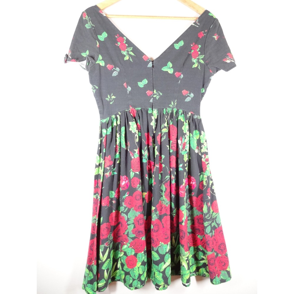 Unique Vintage Rose Floral Dress Medium Black Red Rockabilly Pinup Swing Goth - Picture 2 of 12